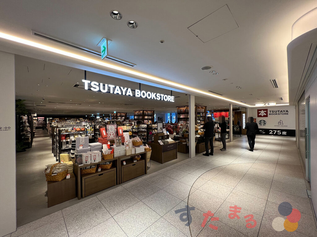 4階の TSUTAYA BOOKSTORE MARUCNOUCHI入口の写真