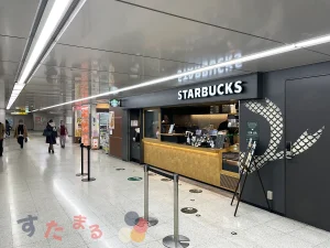 スターバックスコーヒーJR名古屋駅 広小路口店の店舗に向かって右側(ガチャガチャコーヒー側)から見た写真のスライド表示用のボタンサムネイル画像