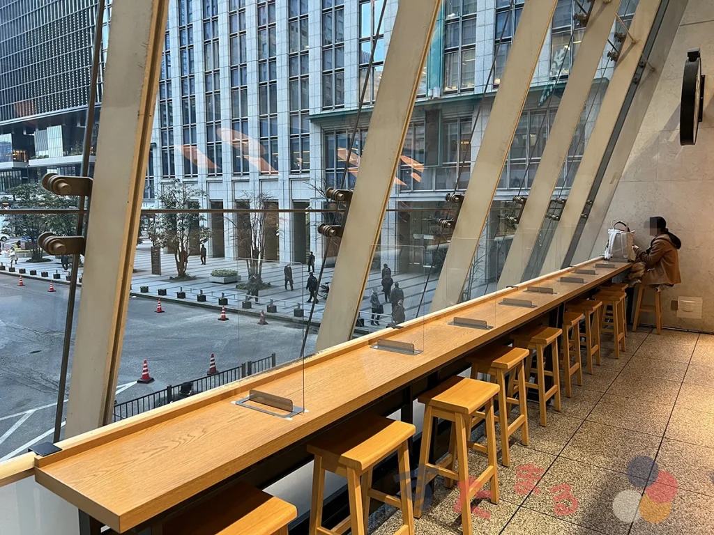 スターバックスコーヒー ＪＲ東京駅日本橋口店のカウンター席数の写真