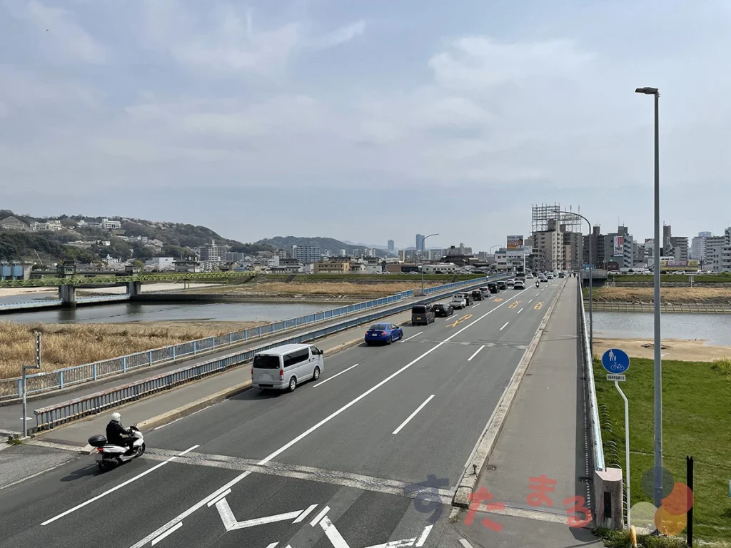 祇園大橋と横川方面を斜めに見た写真