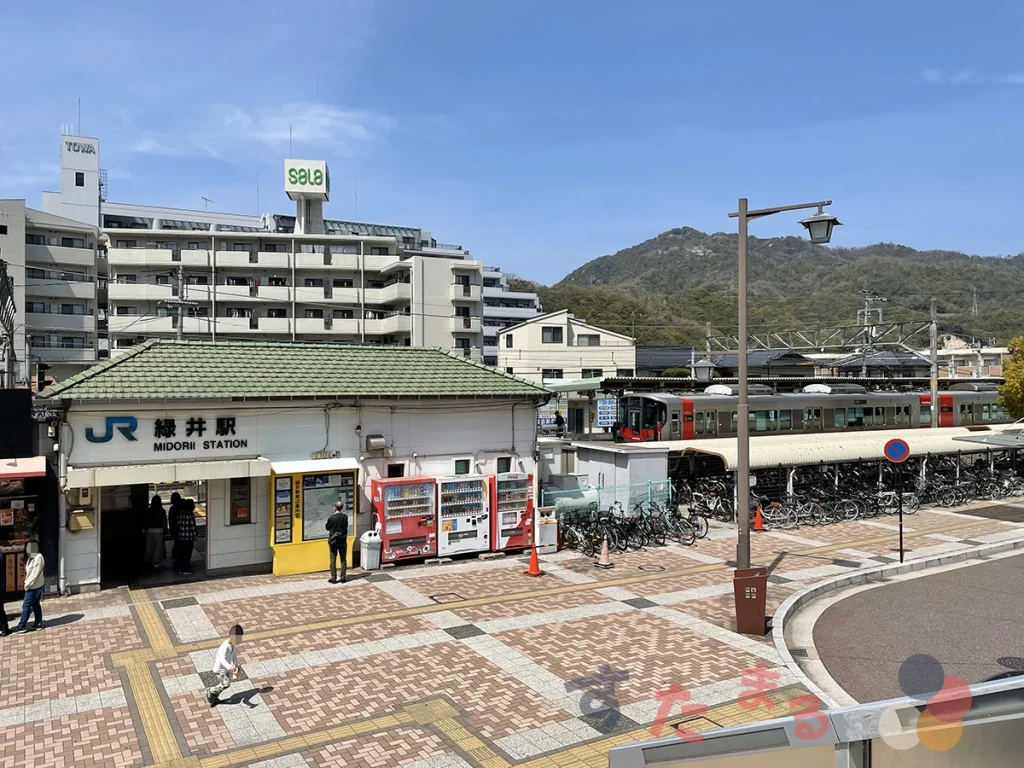 JR可部線緑井駅の駅舎外観の写真