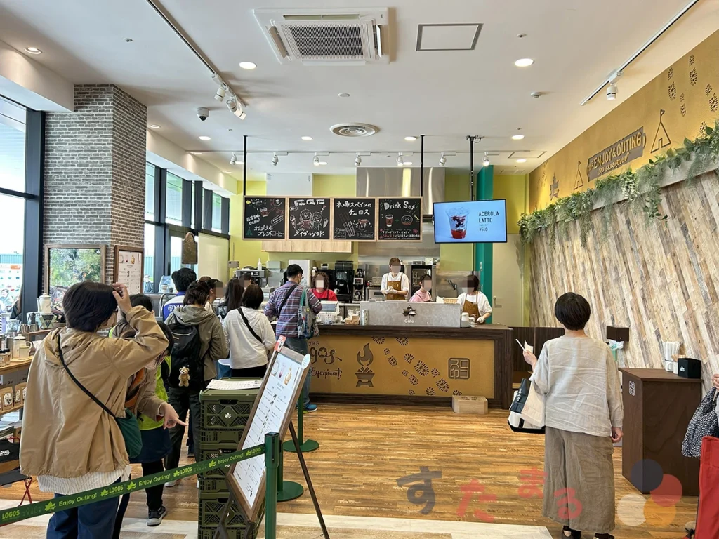 LOGOS CAFE&HIROBA ららぽーと門真店のレジカウンター付近の写真