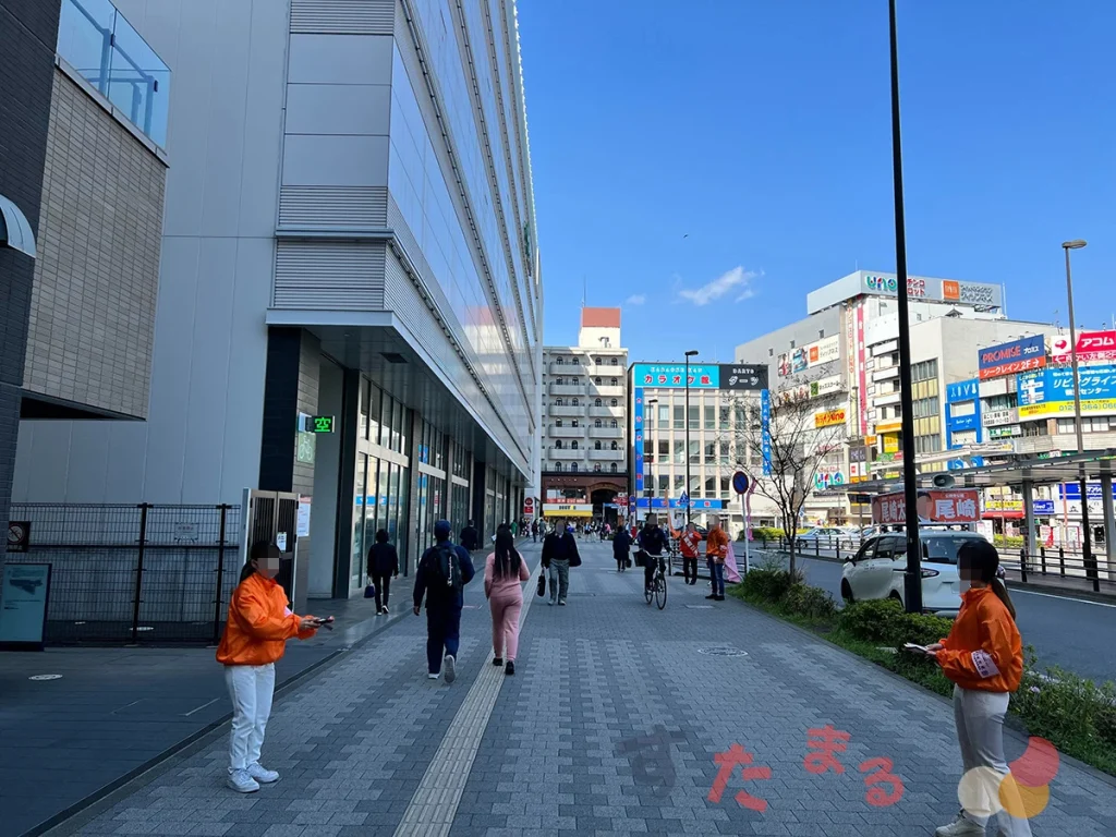 スターバックスコーヒー JR東日本ホテルメッツ 横浜鶴見店を出て左を見たようすの画像