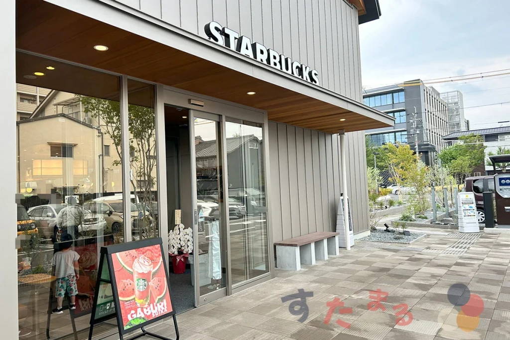 スターバックスコーヒー 京都西大路店の入口の写真